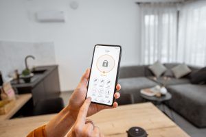 Poner una alarma en casa que se pueda gestionar desde una app en el móvil
